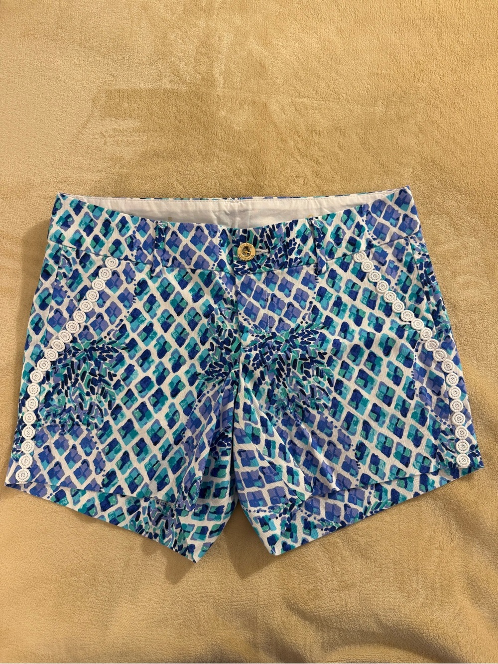 Lilly Pulitzer Callahan Shorts, Resort White, Toe In, size 2 - Picture 2 of 9
